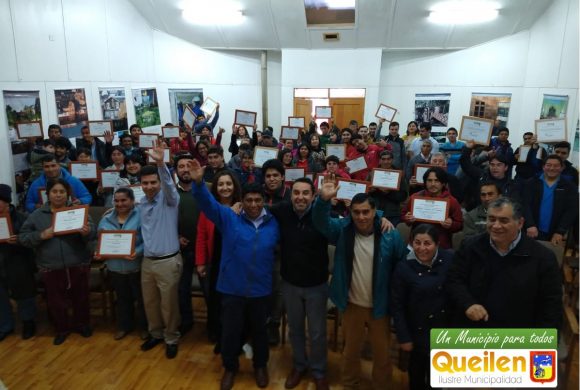 MUNICIPALIDAD DE QUEILEN ENTREGÓ 18 MILLONES DE PESOS PARA INICIATIVAS LOCALES MUNICIPALIDAD DE QUEILEN ENTREGÓ 18 MILLONES DE PESOS PARA INICIATIVAS LOCALES