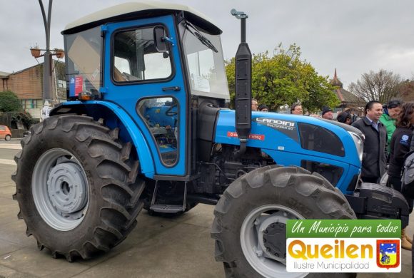 SINDICATO DE ISLA ACUI RECIBIÓ MODERNO TRACTOR SINDICATO DE ISLA ACUI RECIBIÓ MODERNO TRACTOR