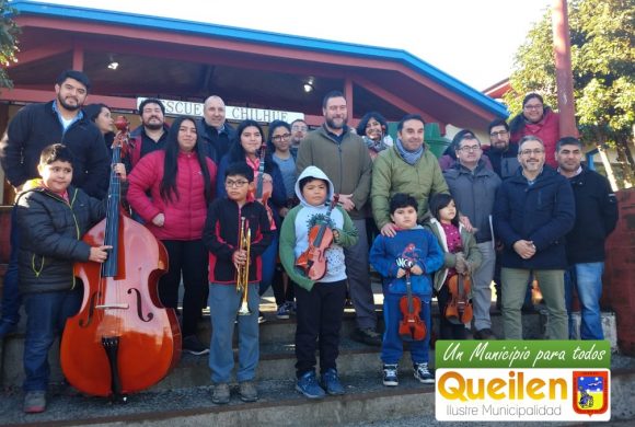 MUNICIPALIDAD DE QUEILEN Y EMPRESA YADRÁN FIRMAN CONVENIO DE AYUDA PARA ORQUESTA DE CÁMARA ESCOLAR MUNICIPALIDAD DE QUEILEN Y EMPRESA YADRÁN FIRMAN CONVENIO DE AYUDA PARA ORQUESTA DE CÁMARA ESCOLAR