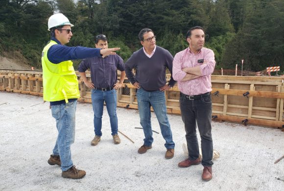 OBRA DE PAVIMENTACIÓN DE LA RUTA QUE UNIRÁ QUEILEN, CHONCHI Y QUELLÓN ESTÁ EN SU ÚLTIMA ETAPA OBRA DE PAVIMENTACIÓN DE LA RUTA QUE UNIRÁ QUEILEN, CHONCHI Y QUELLÓN ESTÁ EN SU ÚLTIMA ETAPA