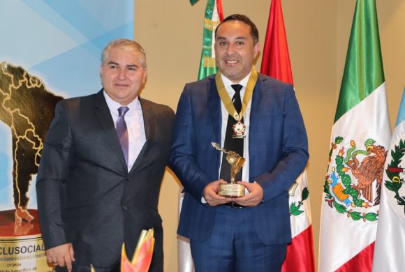 Alcalde de Queilen Marcos Vargas, fue reconocido a nivel Latinoamericano Alcalde de Queilen Marcos Vargas, fue reconocido a nivel Latinoamericano