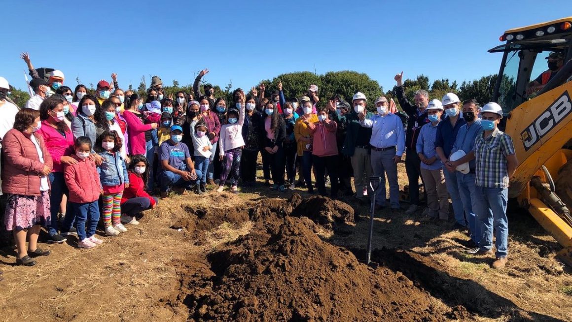 Primera piedra proyecto habitacional “Altos de Ñida” en Queilen