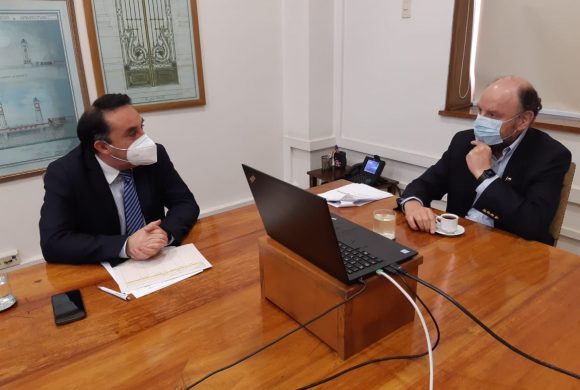Alcalde de Queilen se reunió con Ministro de Obras Públicas en Santiago Alcalde de Queilen se reunió con Ministro de Obras Públicas en Santiago